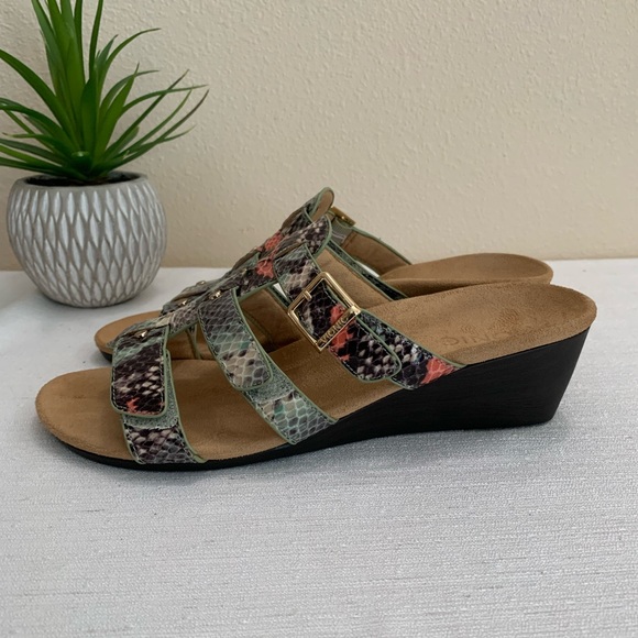 Vionic By Orthaheel Park Radia Mint/Black Crocodile Wedge Sandals Woman’s 8 - Picture 4 of 12